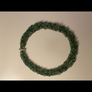 Green stone choker necklace